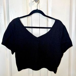 Plus size V-neck Cropped Tee